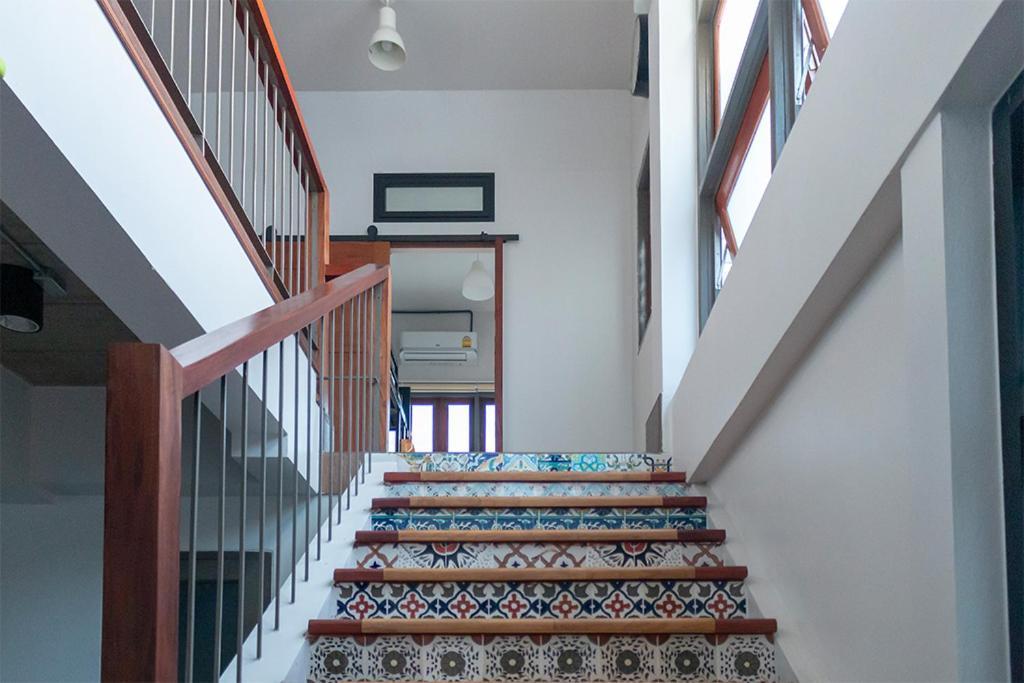 Liaw Base House Vandrerhjem Bangkok Eksteriør bilde